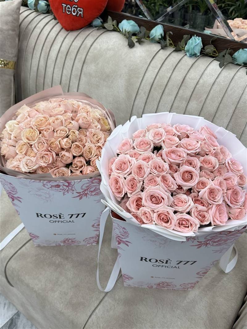 Розы в фирменной сумке Rose777 — купить букет с доставкой в Астане | Rose777 — фото 2
