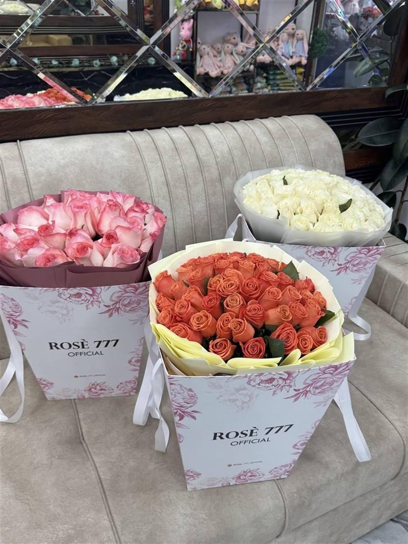 Розы в фирменной сумке Rose777 — купить букет с доставкой в Астане | Rose777 — фото 3
